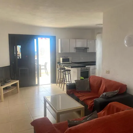 Lovely 2 Bed 7a3, Victoria Court 1, Cristianos,tenerife