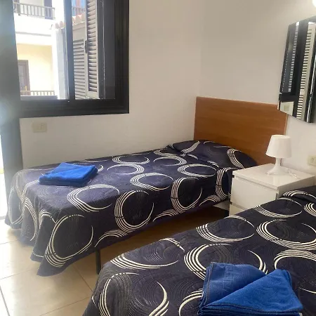 Lovely 2 Bed 7a3, Victoria Court 1, Cristianos,tenerife