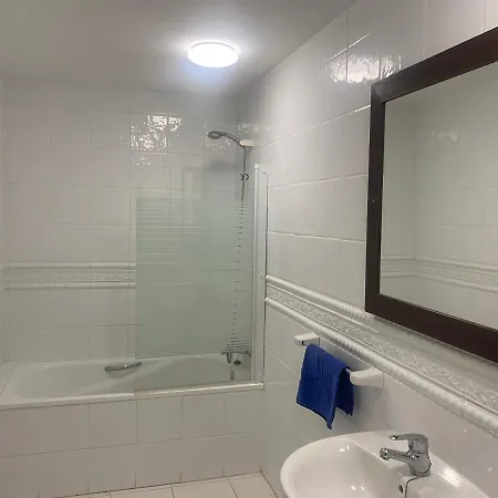 Lovely 2 Bed 7a3, Victoria Court 1, Cristianos,tenerife Apartment Los Cristianos (Tenerife)